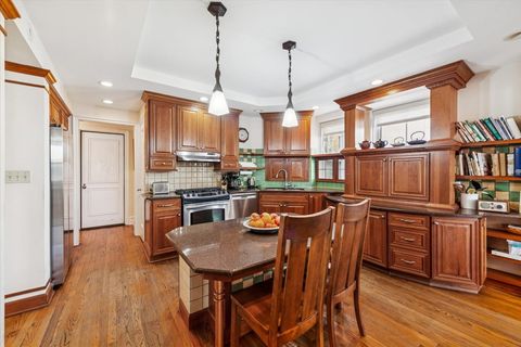 Tiny photo for 5555 N SHERIDAN Road #1011, Chicago, IL 60640 (MLS # 12567391)