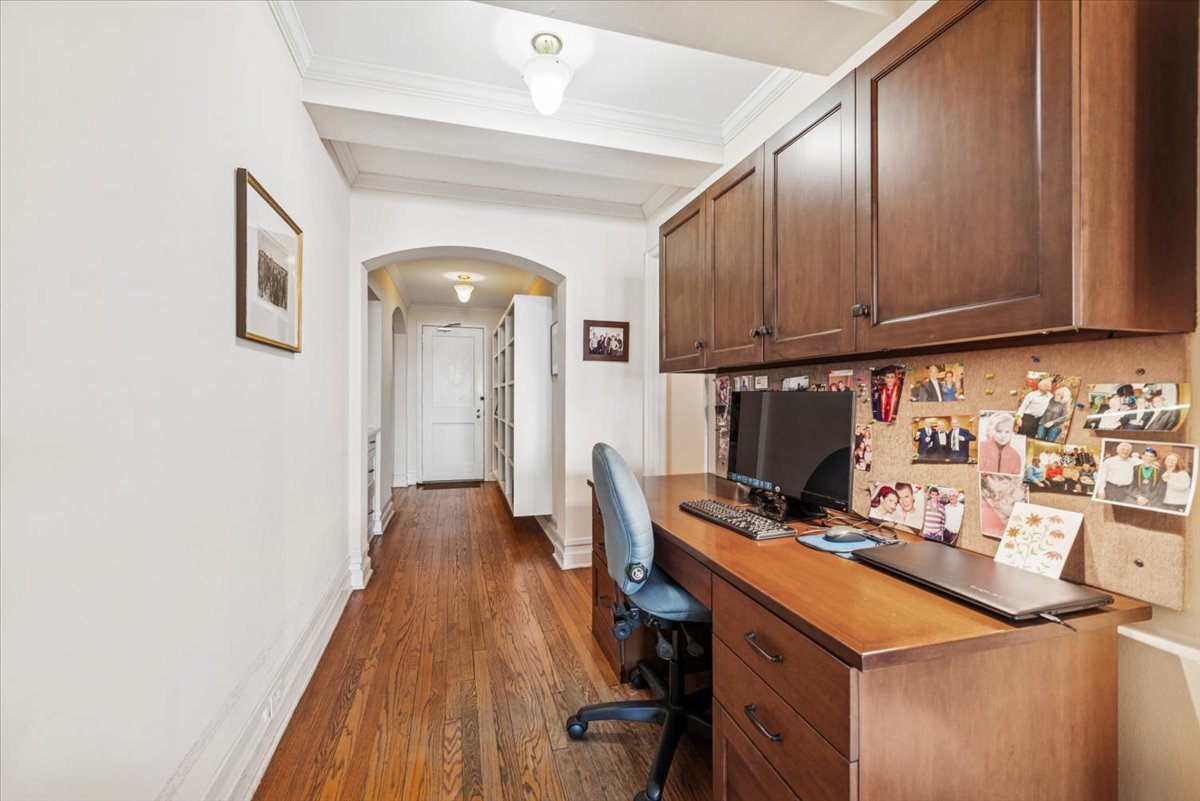 5555 N SHERIDAN Road 1011