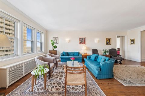 Tiny photo for 5555 N SHERIDAN Road #1011, Chicago, IL 60640 (MLS # 12567391)