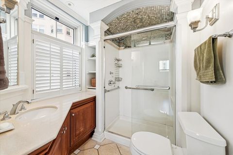 Tiny photo for 5555 N SHERIDAN Road #1011, Chicago, IL 60640 (MLS # 12567391)