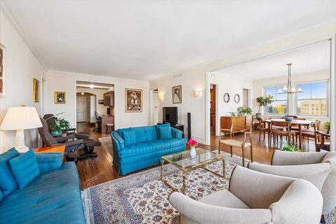 Tiny photo for 5555 N SHERIDAN Road #1011, Chicago, IL 60640 (MLS # 12567391)