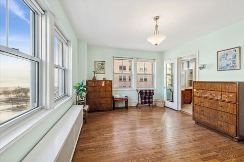 Tiny photo for 5555 N SHERIDAN Road #1011, Chicago, IL 60640 (MLS # 12567391)