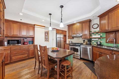 Tiny photo for 5555 N SHERIDAN Road #1011, Chicago, IL 60640 (MLS # 12567391)