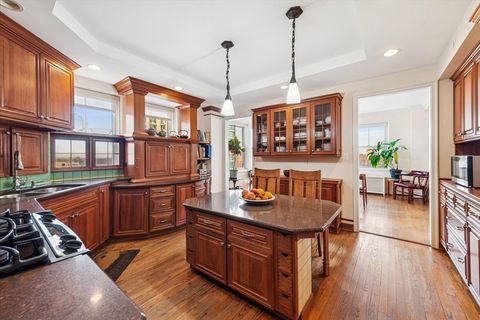 Tiny photo for 5555 N SHERIDAN Road #1011, Chicago, IL 60640 (MLS # 12567391)