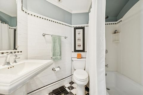 Tiny photo for 5555 N SHERIDAN Road #1011, Chicago, IL 60640 (MLS # 12567391)