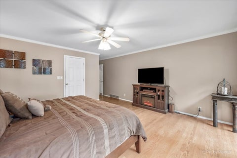 Tiny photo for 208 N Shore Drive, Oakwood Hills, IL 60013 (MLS # 12760392)