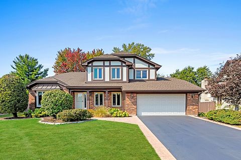 Tiny photo for 2S534 Danbury Drive, Glen Ellyn, IL 60137 (MLS # 12600105)