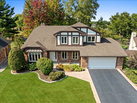 Photo of 2S534 Danbury Drive, Glen Ellyn, IL 60137 (MLS # 12600105)