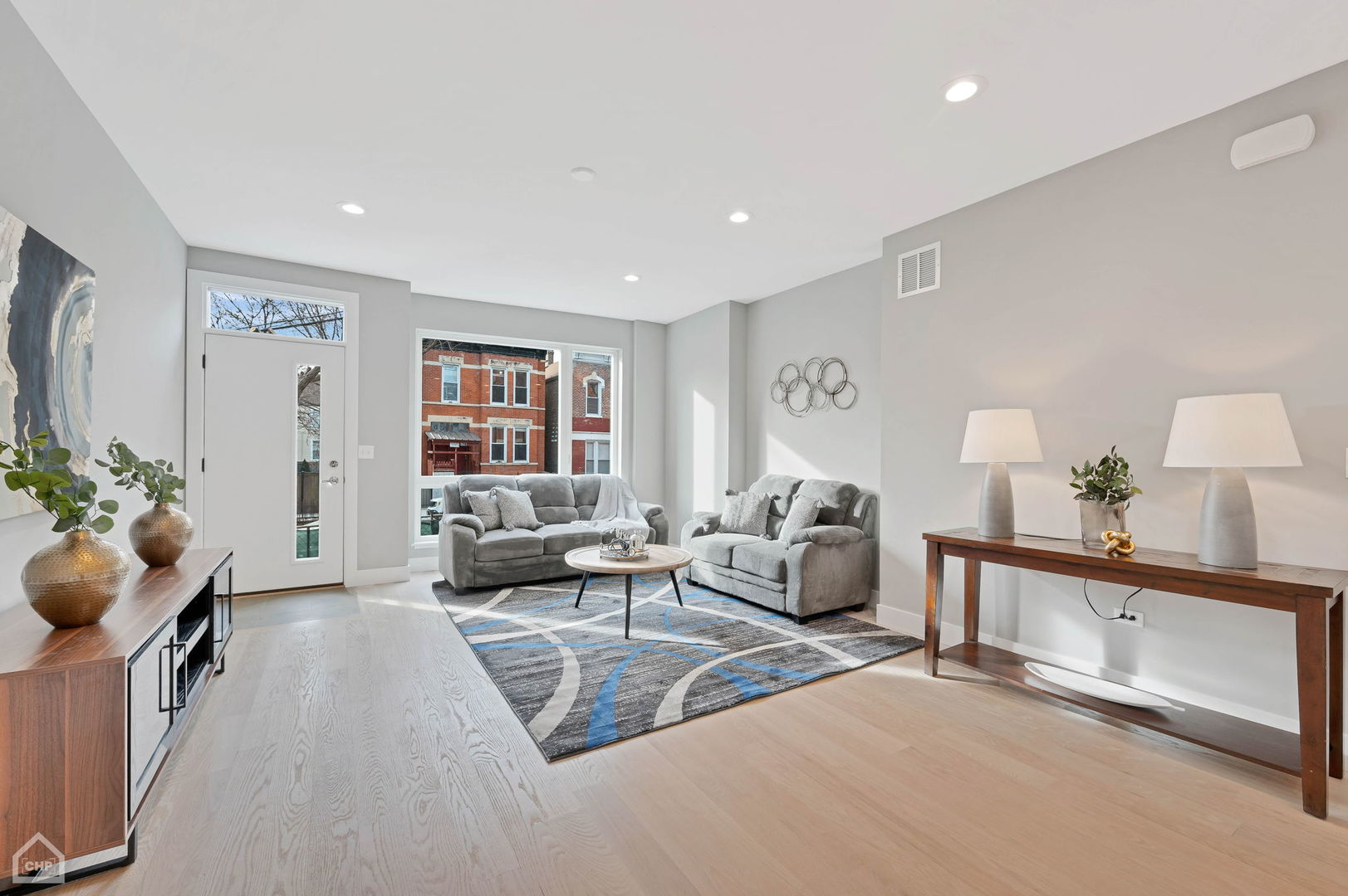 1024 W 19th Street 1