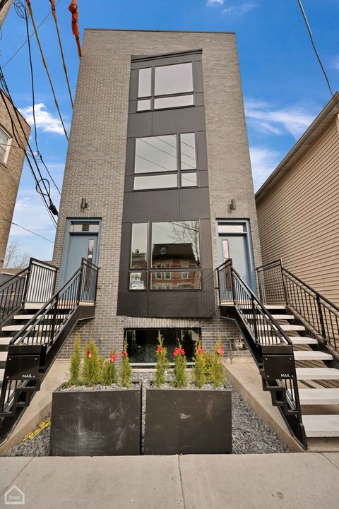 1024 W 19th Street 1 Chicago IL 60608
