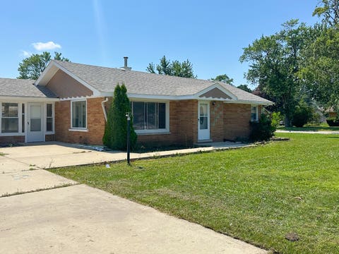 Tiny photo for 9405 S 76th Court, Hickory Hills, IL 60457 (MLS # 12703627)