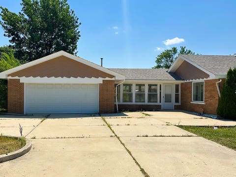 Tiny photo for 9405 S 76th Court, Hickory Hills, IL 60457 (MLS # 12703627)