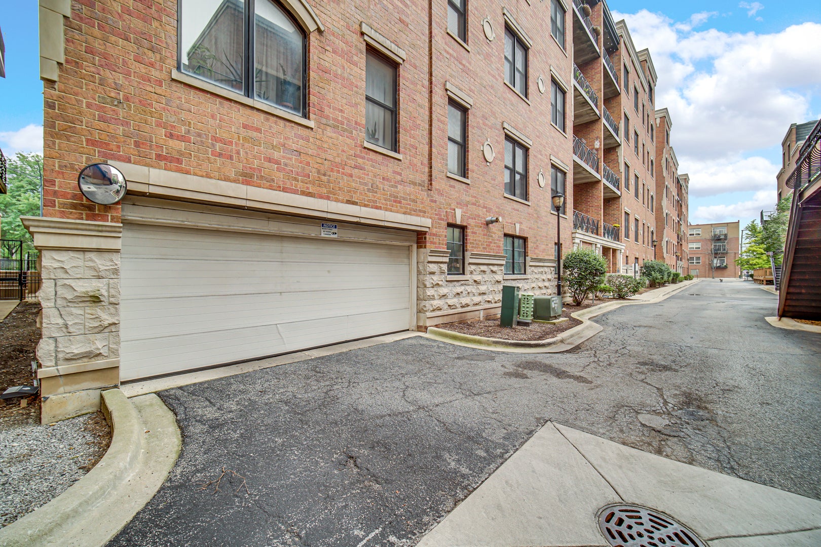 2811 N Bell Avenue 404