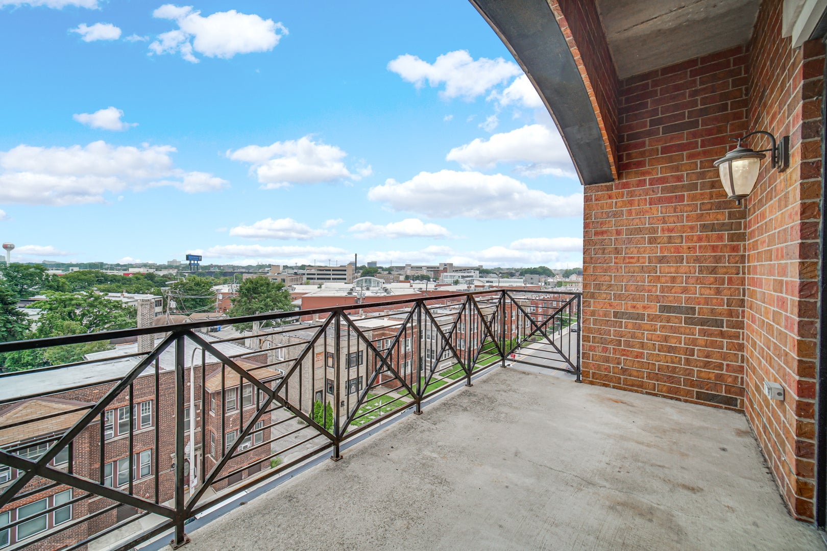 2811 N Bell Avenue 404
