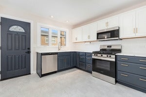 Tiny photo for 6117 W 80th Street W, Burbank, IL 60459 (MLS # 12795581)