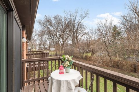 Tiny photo for 33561 N Royal Oak Lane #209, Grayslake, IL 60030 (MLS # 12588273)