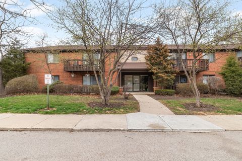 Photo of 33561 N Royal Oak Lane #209, Grayslake, IL 60030 (MLS # 12588273)