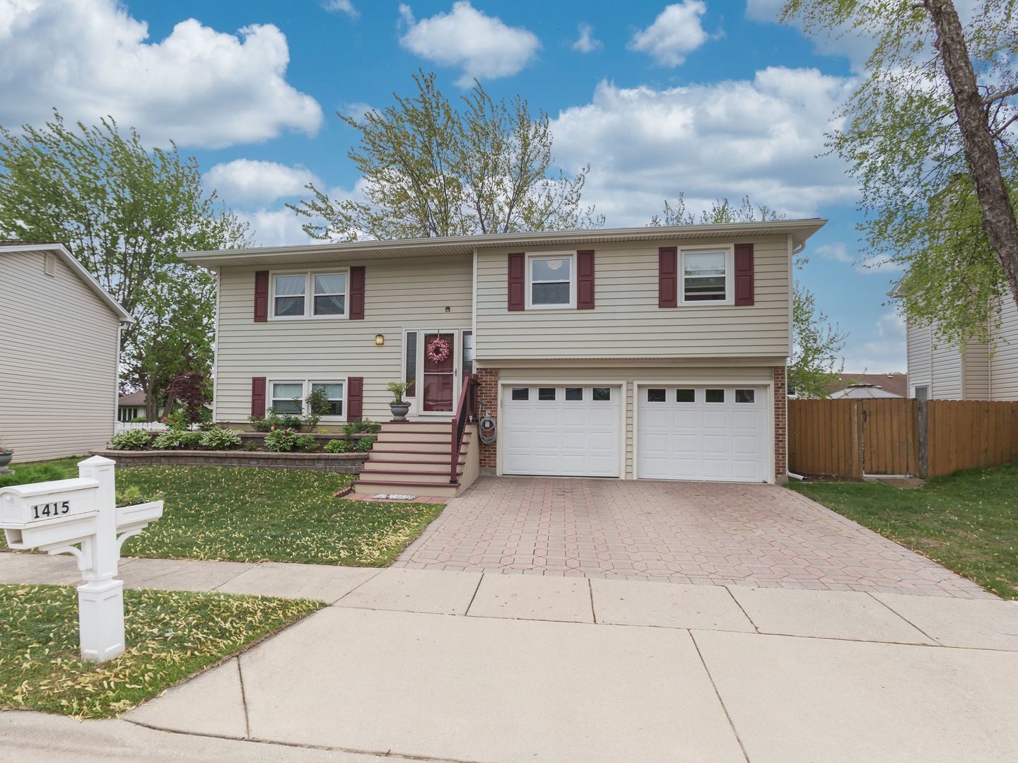 1415 W STONE HARBOR Drive