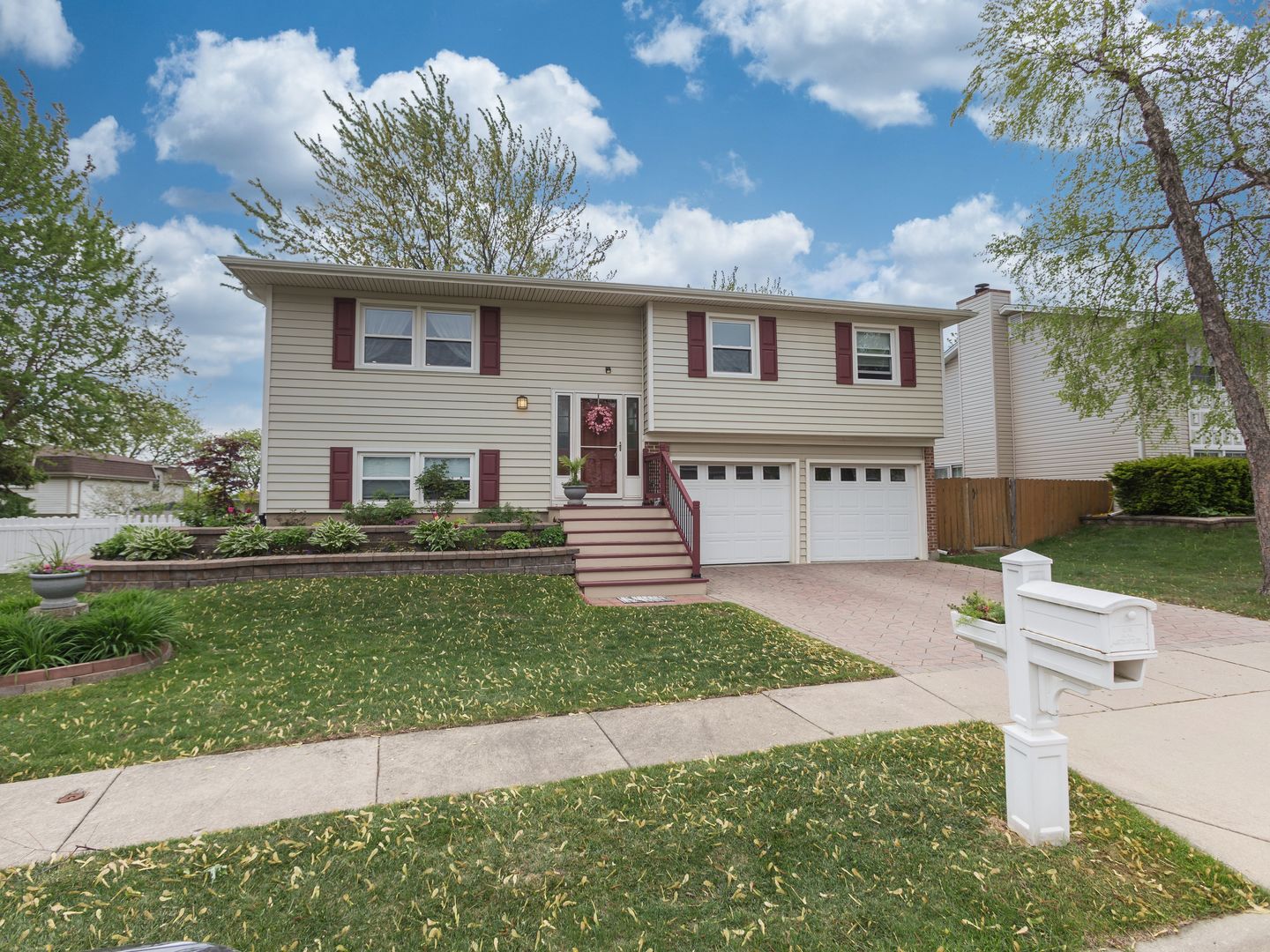 1415 W STONE HARBOR Drive