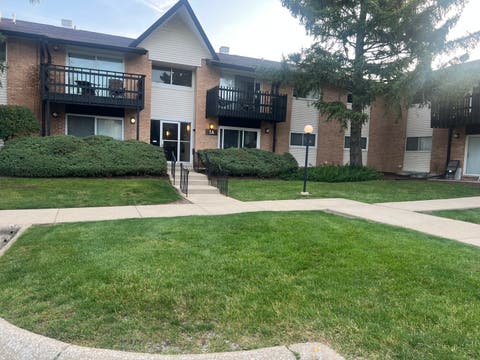 Photo of 7A Kingery Quarter Drive #101, Willowbrook, IL 60527 (MLS # 12730694)