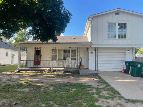 Photo of 1212 W 21st Street, Rock Falls, IL 61071 (MLS # 12679047)