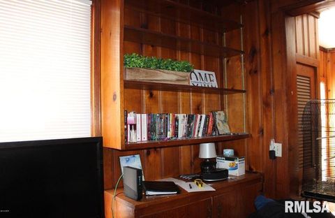 Tiny photo for 408 S JAMES Street, Carbondale, IL 62901 (MLS # 12583925)