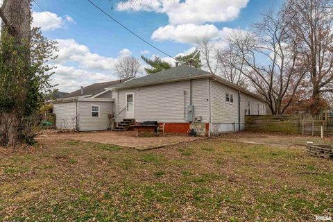 Tiny photo for 308 N WASHINGTON Boulevard, West Frankfort, IL 62896 (MLS # QC4270043)