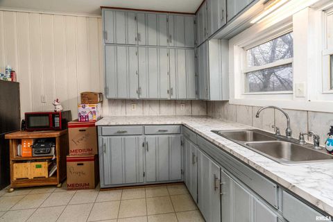 Tiny photo for 308 N WASHINGTON Boulevard, West Frankfort, IL 62896 (MLS # QC4270043)