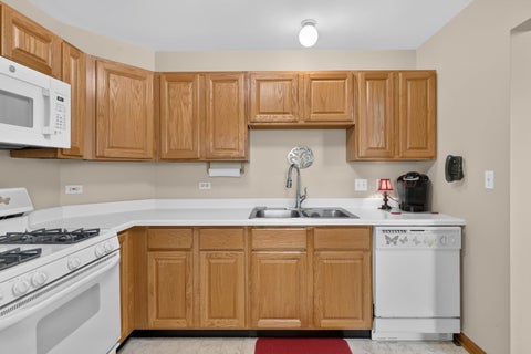 Tiny photo for 1970 Gary Court #B, Schaumburg, IL 60193 (MLS # 12759060)