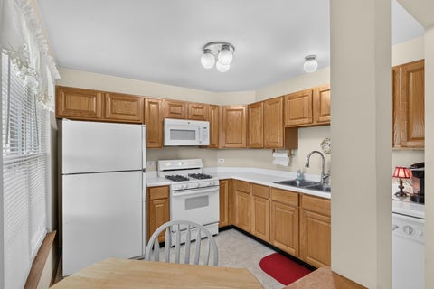 Tiny photo for 1970 Gary Court #B, Schaumburg, IL 60193 (MLS # 12759060)