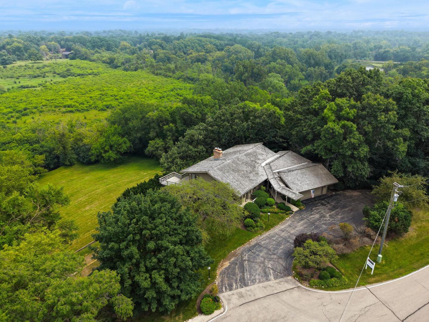 24283 N GRANDVIEW Drive
