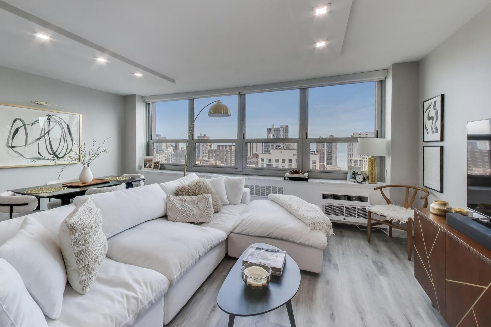 1255 N Sandburg Terrace 2804