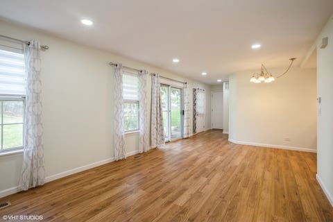 Tiny photo for 1051 Rockport Drive #1051, Carol Stream, IL 60188 (MLS # 12722143)