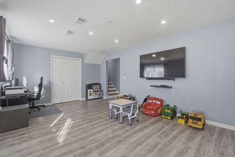 Tiny photo for 2469 Parkwood Lane, Des Plaines, IL 60018 (MLS # 12572768)