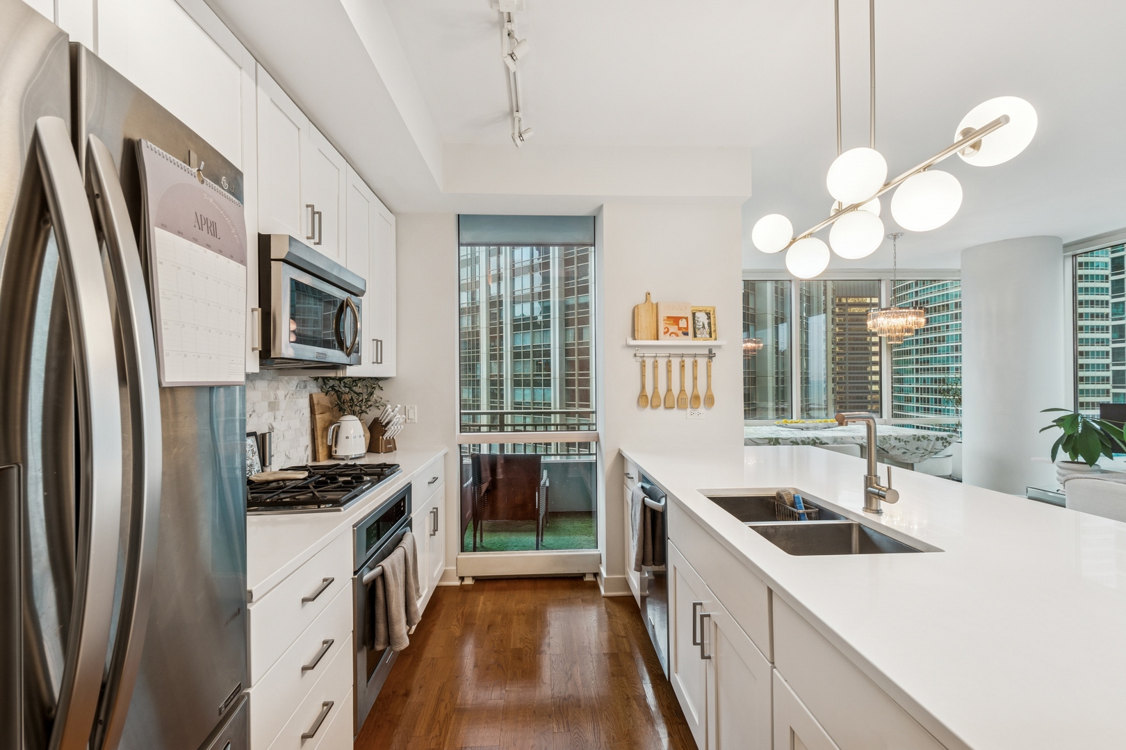 505 N Mcclurg Court 2806