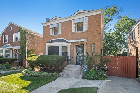 8816 S Constance Avenue Chicago IL 60617