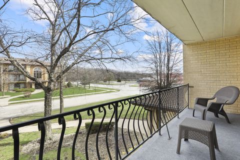 Tiny photo for 7301 Evergreen Drive #2B, Orland Park, IL 60462 (MLS # 12603541)