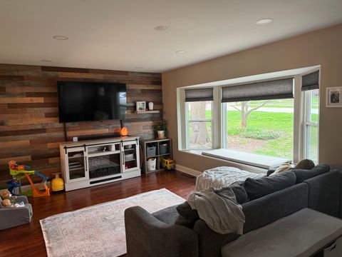 Tiny photo for 949 Kenyon Street, Downers Grove, IL 60516 (MLS # 12619325)