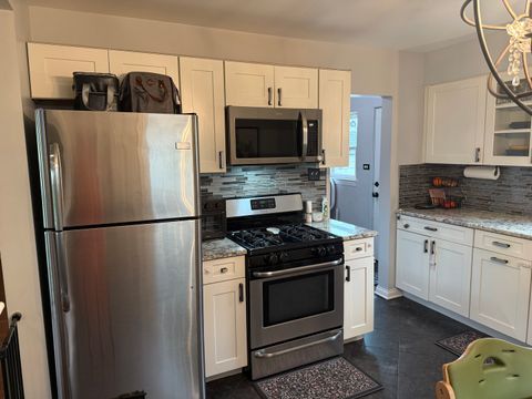 Tiny photo for 949 Kenyon Street, Downers Grove, IL 60516 (MLS # 12619325)