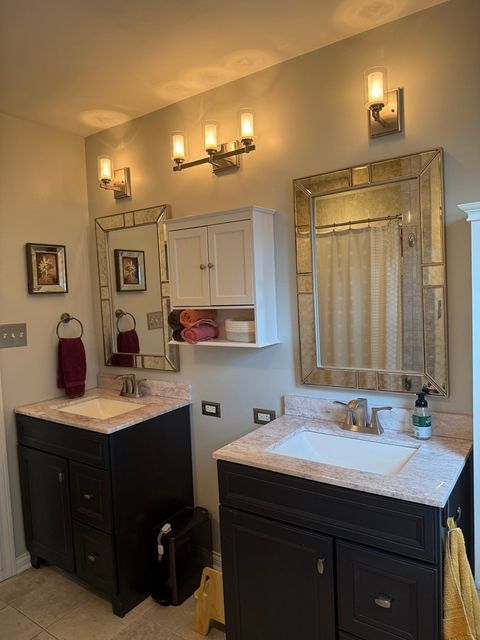 Tiny photo for 949 Kenyon Street, Downers Grove, IL 60516 (MLS # 12619325)