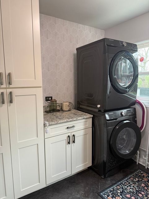 Tiny photo for 949 Kenyon Street, Downers Grove, IL 60516 (MLS # 12619325)