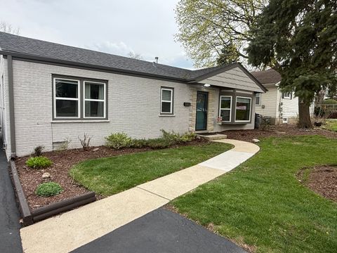 Tiny photo for 949 Kenyon Street, Downers Grove, IL 60516 (MLS # 12619325)