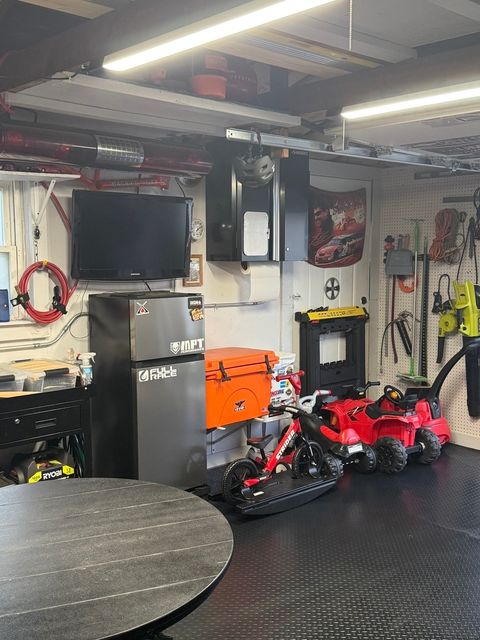 Tiny photo for 949 Kenyon Street, Downers Grove, IL 60516 (MLS # 12619325)