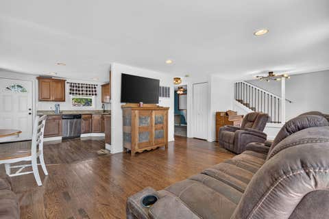 Tiny photo for 8856 S Komensky Avenue, Hometown, IL 60456 (MLS # 12691339)