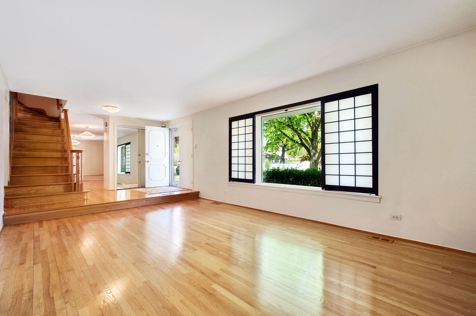 1829 E BITTERSWEET Lane