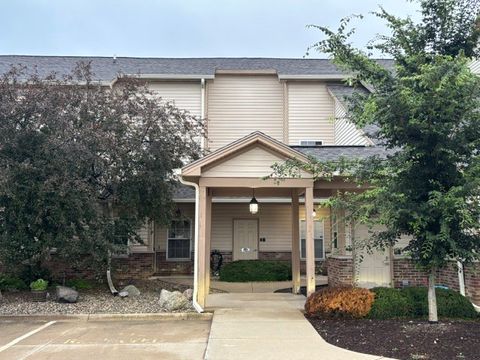Tiny photo for 3712 Thornhill Drive #3712, Champaign, IL 61822 (MLS # 12690326)