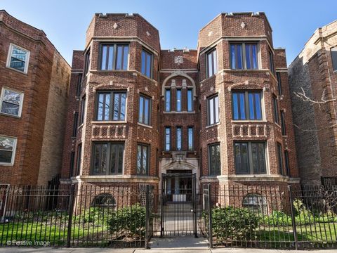 Photo of 822 W Agatite Avenue #3E, Chicago, IL 60640 (MLS # 12629851)