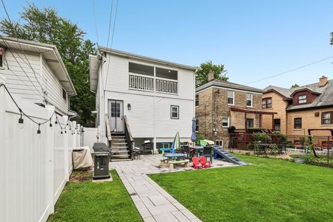 Tiny photo for 743 S Lombard Avenue, Oak Park, IL 60304 (MLS # 12706423)