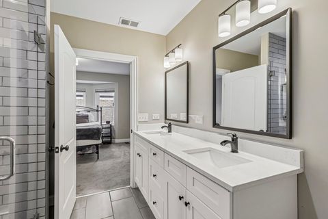 Tiny photo for 743 S Lombard Avenue, Oak Park, IL 60304 (MLS # 12706423)