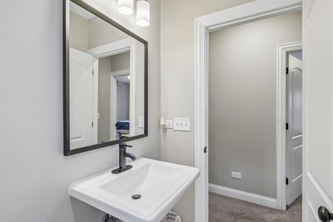 Tiny photo for 743 S Lombard Avenue, Oak Park, IL 60304 (MLS # 12706423)